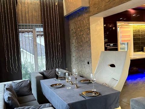 будинок за адресою Авіаторів, 5