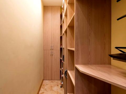 квартира за адресою Дніпровська набережна вул., 14-А