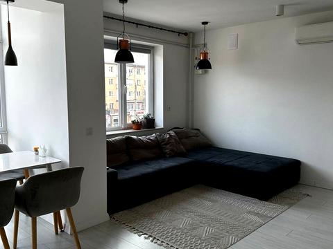 квартира за адресою Андрія Мельника вул., 10