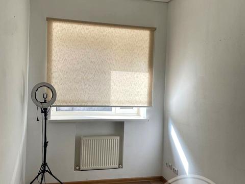 комерційна за адресою Дмитра Яворницького просп. (Карла Маркса), 76/1