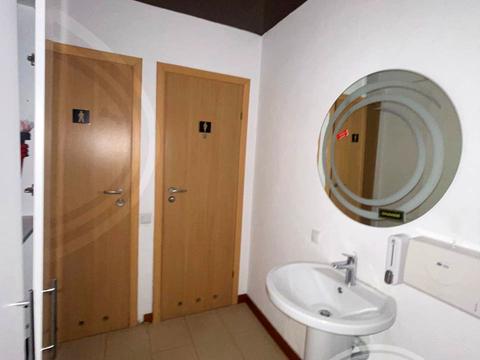 комерційна за адресою Дмитра Яворницького просп. (Карла Маркса), 76/1