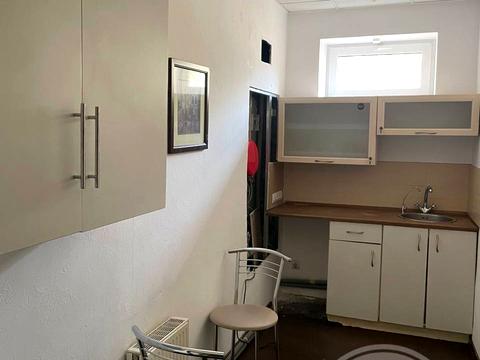 комерційна за адресою Дмитра Яворницького просп. (Карла Маркса), 76/1