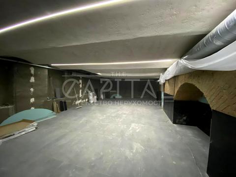 комерційна за адресою Еспланадна вул., 2а