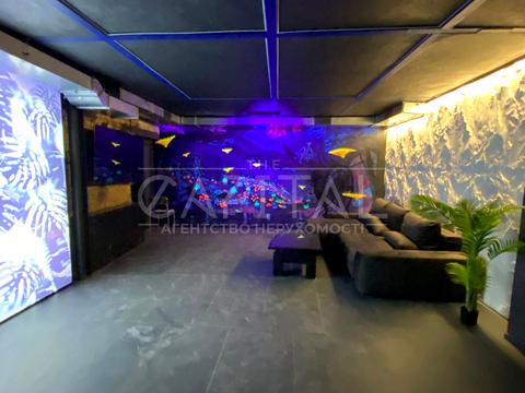 комерційна за адресою Еспланадна вул., 2а