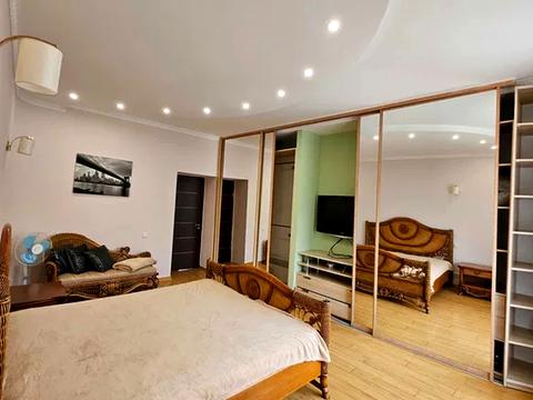 квартира по адресу Панаса Мирного ул., 2/44