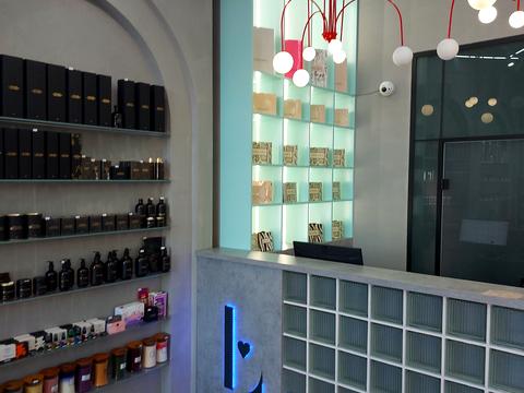 комерційна за адресою Велика Васильківська вул. (Червоноармійська), 1-3