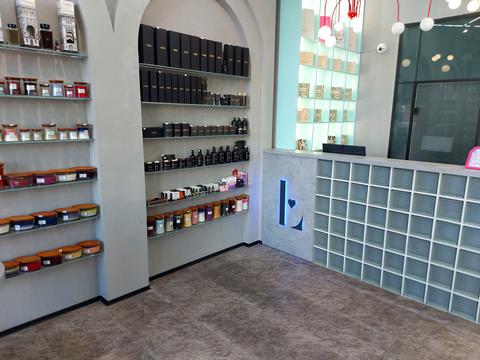 комерційна за адресою Велика Васильківська вул. (Червоноармійська), 1-3