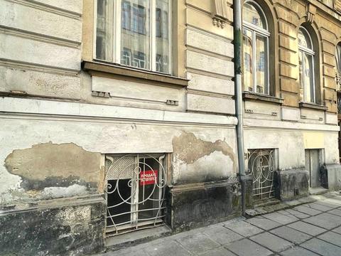 комерційна за адресою Олександра Кониського вул. (), 3