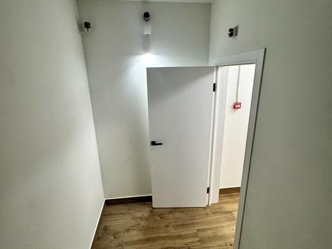 коммерческая по адресу Днепровская набережная ул., 18-Б