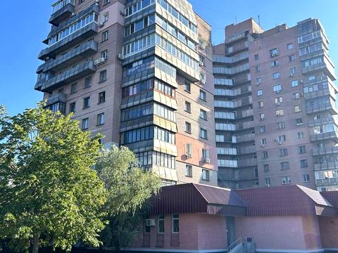 квартира по адресу Червоний Камінь жм, 3