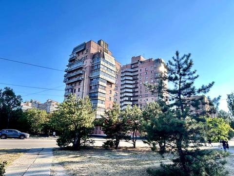 квартира по адресу Червоний Камінь жм, 3