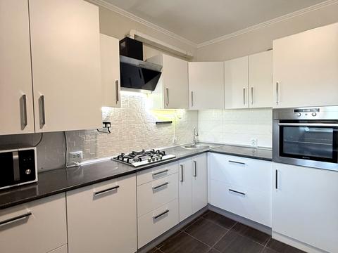 квартира по адресу Василия Сухомлинского ул., 14