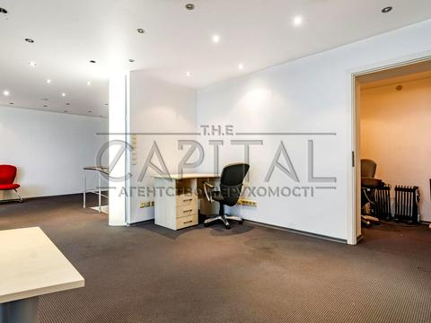 комерційна за адресою Левка Лук'яненка вул. (Маршала Тимошенка), 29