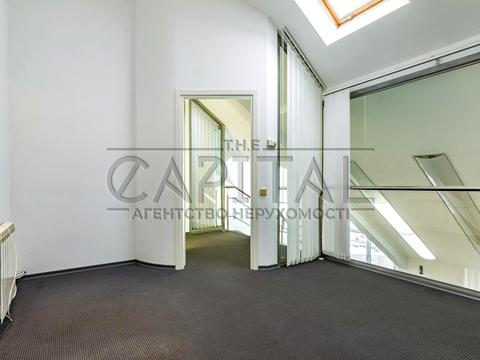 комерційна за адресою Левка Лук'яненка вул. (Маршала Тимошенка), 29