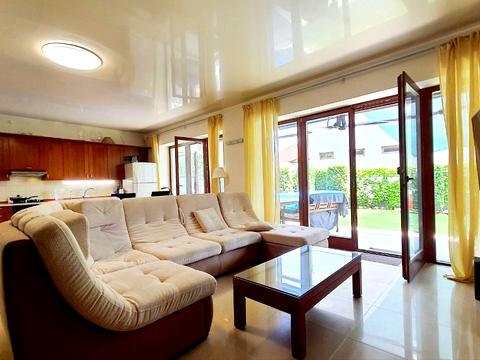 будинок за адресою с. Бурлача Балка, Лунная