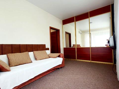 будинок за адресою с. Бурлача Балка, Лунная