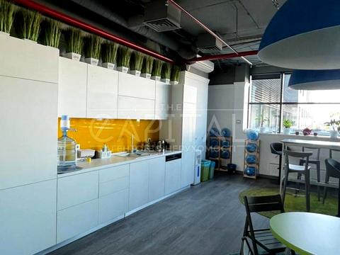 коммерческая по адресу Степана Бандеры просп. (Московський), 10-В