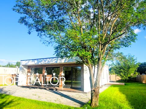 дом по адресу п. Лесное, Лісна