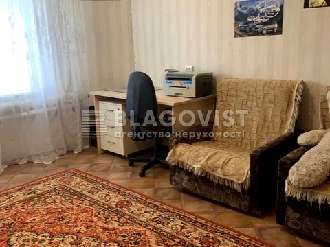 комерційна за адресою Круглоуніверситетська вул., 18/2