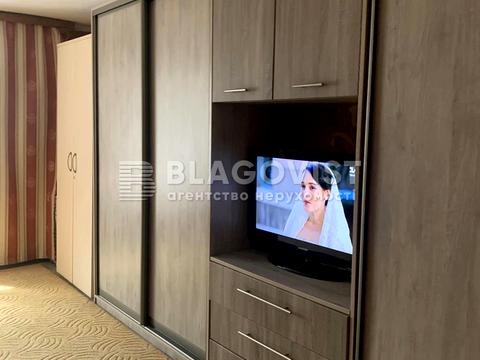 комерційна за адресою Круглоуніверситетська вул., 18/2