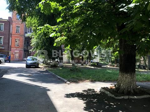 комерційна за адресою Круглоуніверситетська вул., 18/2