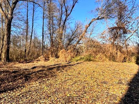 участок по адресу 