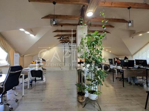 комерційна за адресою Олени Теліги вул., 5-Б