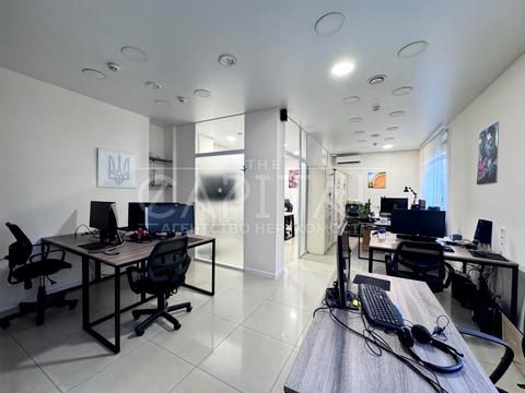 комерційна за адресою Олени Теліги вул., 5-Б