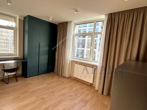 квартира за адресою Олександра Олеся вул., 4-Б