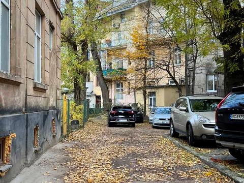 паркомісце за адресою Костя Левицького вул. (), 26