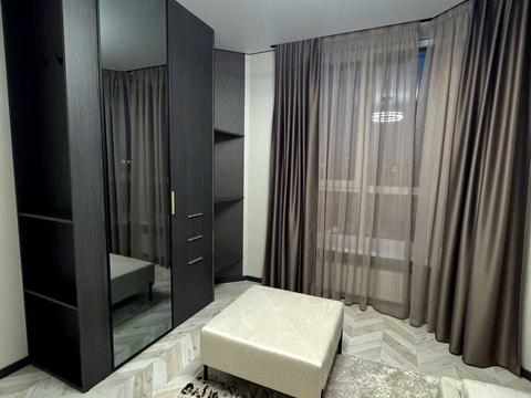 квартира по адресу Радісна, 2