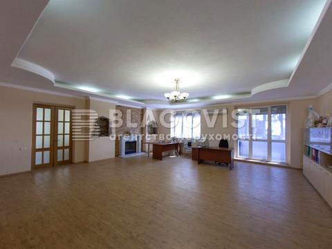 комерційна за адресою Інститутська вул., 22/7