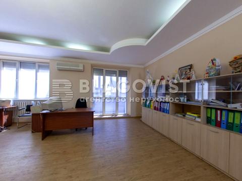 комерційна за адресою Інститутська вул., 22/7