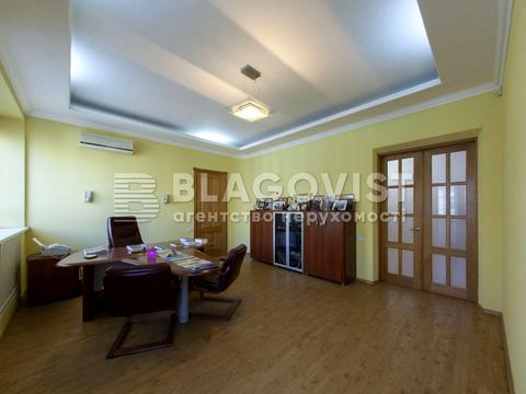 комерційна за адресою Інститутська вул., 22/7