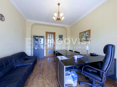 комерційна за адресою Інститутська вул., 22/7