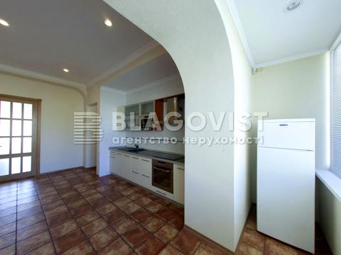 комерційна за адресою Інститутська вул., 22/7