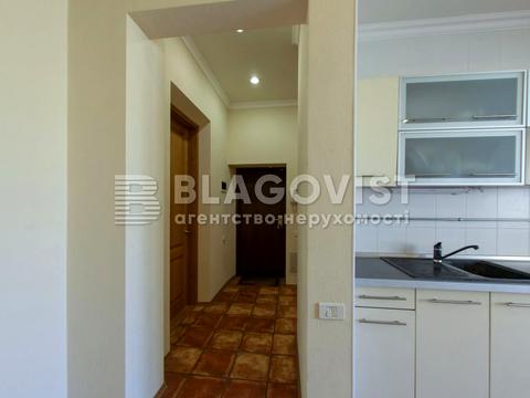 комерційна за адресою Інститутська вул., 22/7