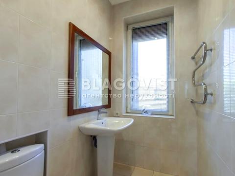 комерційна за адресою Інститутська вул., 22/7