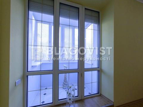 комерційна за адресою Інститутська вул., 22/7