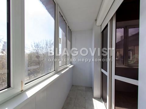 комерційна за адресою Інститутська вул., 22/7