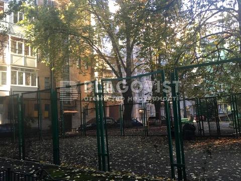 комерційна за адресою Інститутська вул., 22/7