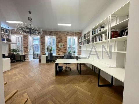 комерційна за адресою Шота Руставелі вул., 30-Б