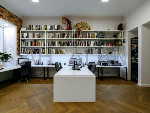 комерційна за адресою Шота Руставелі вул., 30-Б