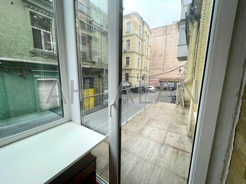 комерційна за адресою Шота Руставелі вул., 30-Б