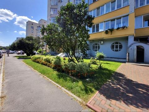 комерційна за адресою Зодчих вул., 8