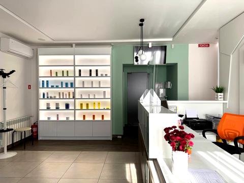 комерційна за адресою Пластова вул. (Остафова), 3