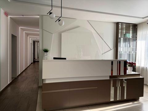 комерційна за адресою Пластова вул. (Остафова), 3