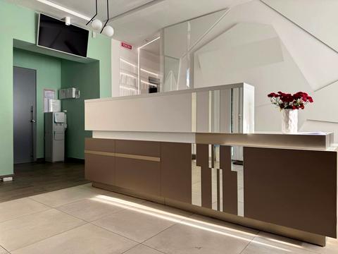 комерційна за адресою Пластова вул. (Остафова), 3