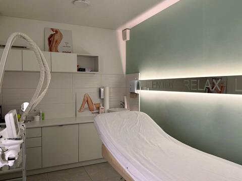 комерційна за адресою Пластова вул. (Остафова), 3