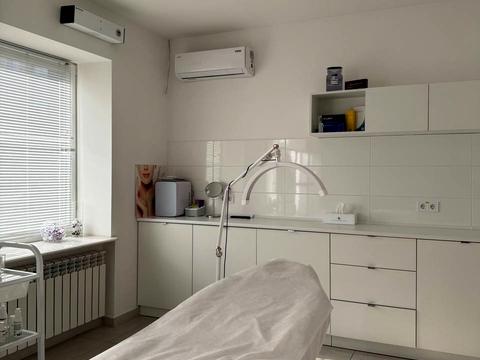 комерційна за адресою Пластова вул. (Остафова), 3